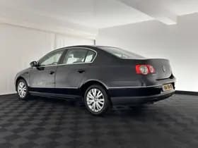 Volkswagen Passat thumbnail 4