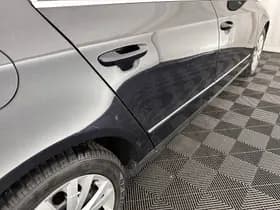 Volkswagen Passat thumbnail 33