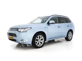 Mitsubishi Outlander thumbnail 4