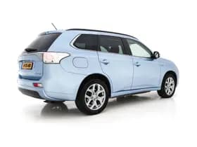 Mitsubishi Outlander thumbnail 7