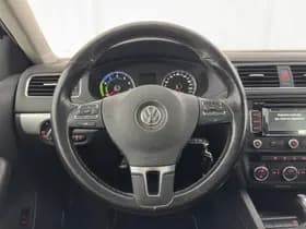 Volkswagen Jetta thumbnail 16