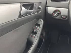 Volkswagen Jetta thumbnail 19