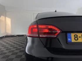 Volkswagen Jetta thumbnail 22