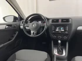 Volkswagen Jetta thumbnail 8