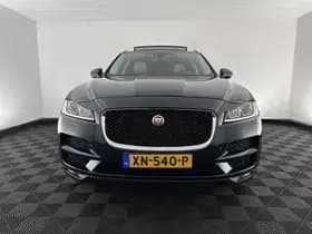 Jaguar F pace thumbnail 3