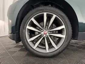 Jaguar F pace thumbnail 26