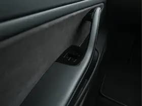 Tesla Model 3 thumbnail 19