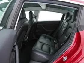 Tesla Model 3 thumbnail 10