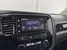 Mitsubishi Outlander thumbnail 17