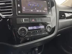 Mitsubishi Outlander thumbnail 18