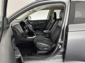 Mitsubishi Outlander thumbnail 9