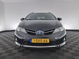 Toyota Auris thumbnail 2