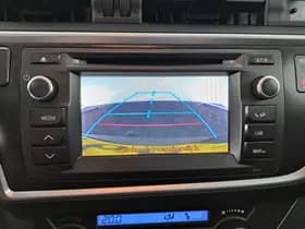 Toyota Auris thumbnail 13