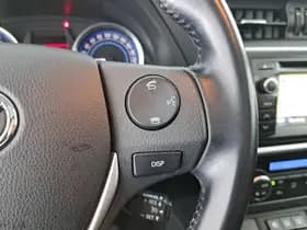 Toyota Auris thumbnail 17