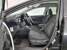 Toyota Auris thumbnail 8