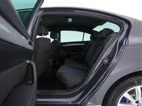 Volkswagen Passat thumbnail 10