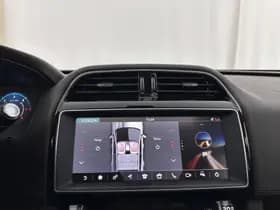 Jaguar F pace thumbnail 16