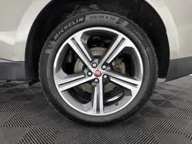 Jaguar F pace thumbnail 27