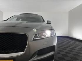 Jaguar F pace thumbnail 28