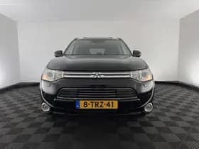 Mitsubishi Outlander thumbnail 3