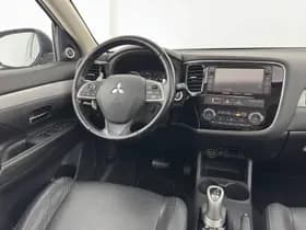 Mitsubishi Outlander thumbnail 9