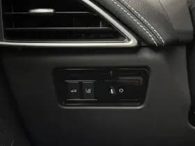 Jaguar F pace thumbnail 23