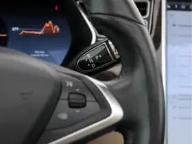 Tesla Model s thumbnail 18