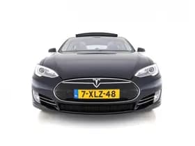 Tesla Model s thumbnail 3