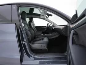 Tesla Model y thumbnail 12
