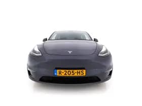 Tesla Model y thumbnail 3