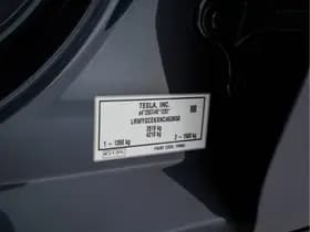 Tesla Model y thumbnail 27