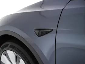 Tesla Model y thumbnail 31