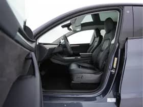 Tesla Model y thumbnail 9