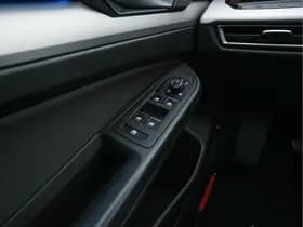 Volkswagen Golf thumbnail 21