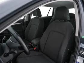 Volkswagen Golf thumbnail 24