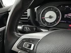 Volkswagen Touareg thumbnail 22