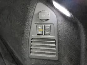 Volkswagen Touareg thumbnail 26