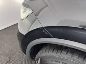 Volkswagen Touareg thumbnail 32