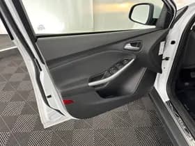 Ford Focus thumbnail 21