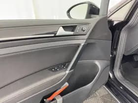 Volkswagen Golf thumbnail 23