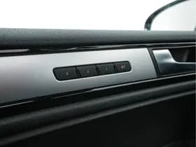 Volkswagen Touareg thumbnail 25