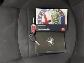 Alfa Romeo Romeo giulietta thumbnail 24
