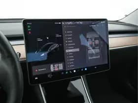 Tesla Model 3 thumbnail 16