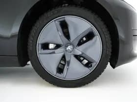 Tesla Model 3 thumbnail 29