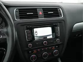 Volkswagen Jetta thumbnail 16