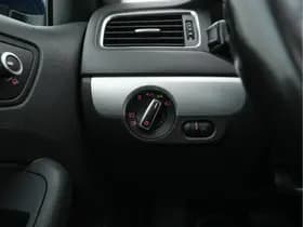 Volkswagen Jetta thumbnail 19