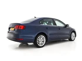 Volkswagen Jetta thumbnail 7