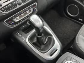 Renault Scenic thumbnail 16