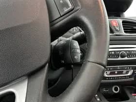 Renault Scenic thumbnail 22