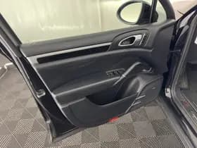 Porsche Cayenne thumbnail 22